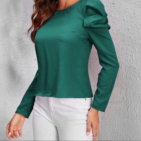 Boho gigot sleeve keyhole back blouse - Picture 4 of 16